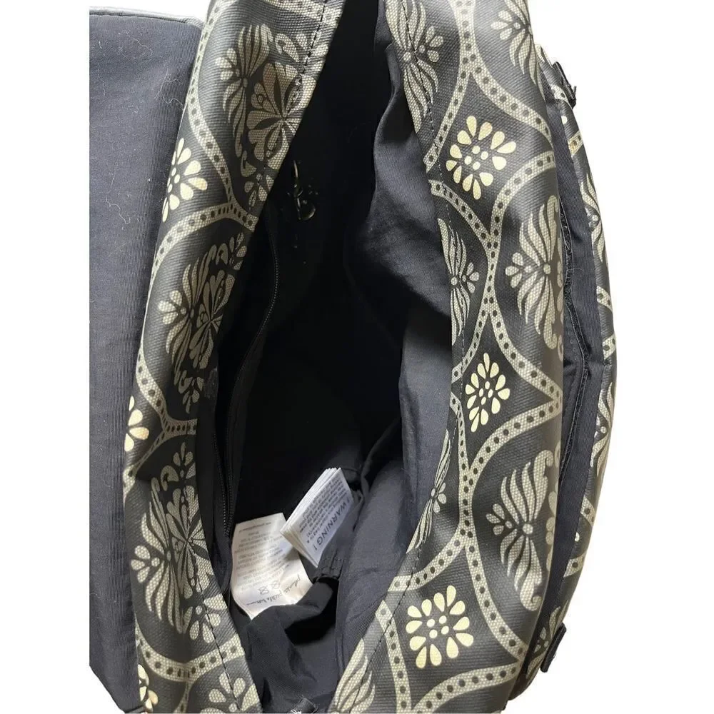 ‎Petunia Pickle Bottom Diaper Bag